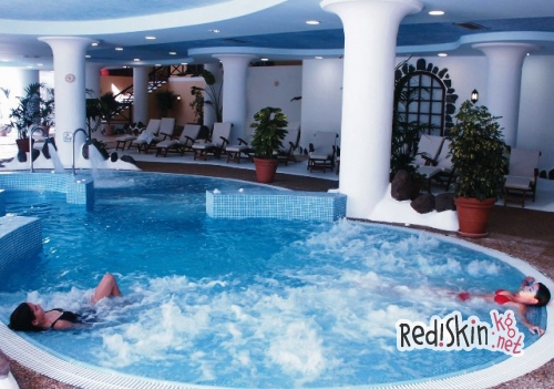 Бассейн с гидромассажем