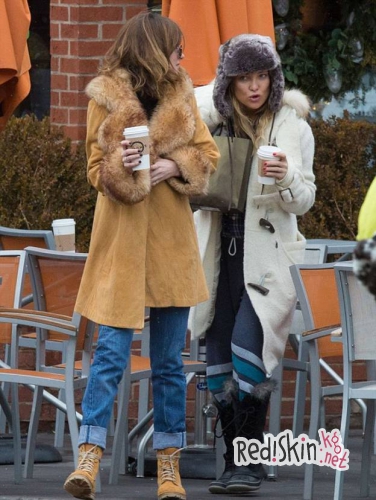 Дакота Джонсон и Кейт Хадсон со своими знаменитыми матерями отдыхают в Аспене