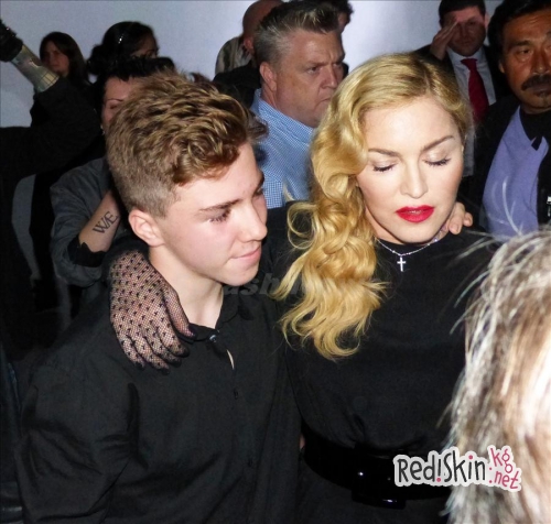 Мадонна подала в суд на экс-супруга Гая Ричи