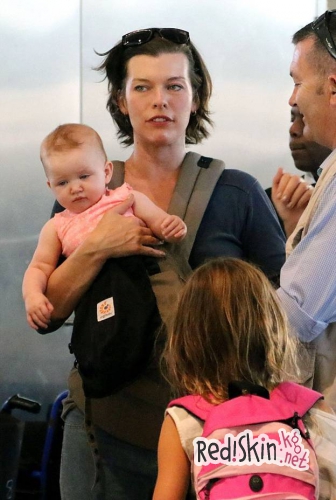 Милла Йовович и Пол Андерсон закончили съемку последнего фильма франшизы Обитель зла и с детьми возвращаются домой