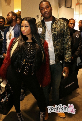 Ники Минаж выбирает место для венчания - церковь или пляж