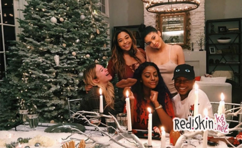 Подготовка к Рождеству: Дженнифер Лопес, Кейт Миддлтон, Ким Кардашян, Кайли Дженнер (фото)