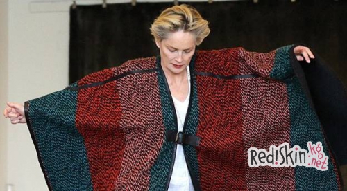 Шэрон Стоун тщательно выбирает ковровое покрытие домой