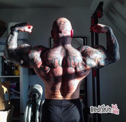 Йенс Далсгаард, датский бодибилдер по прозвищу «Зверь», за два года создал тело своей мечты (видео)