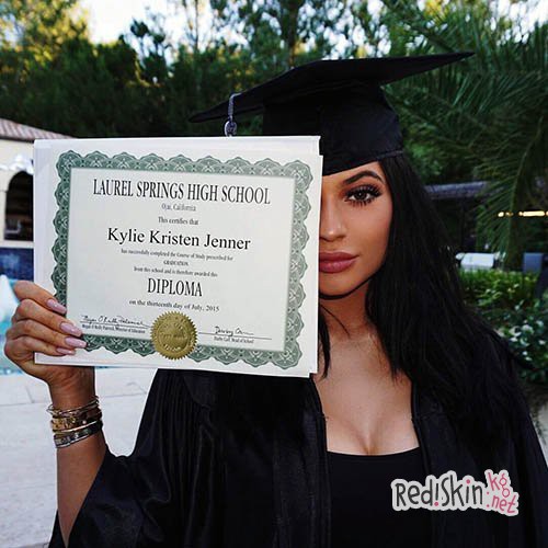 Топ 5 фото звезд 2015 года в Instagram: Кендалл Дженнер, Тейлор Свифт, Бейонсе, Селена Гомес, Кайли Дженнер