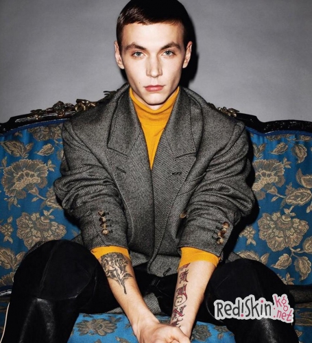 Андрей Пежич после смены пола появился на пляже в купальнике