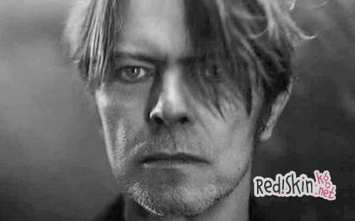 Британский музыкант Дэвид Боуи умер от рака (видео)