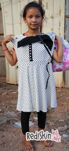 Дети знаменитостей: Шайло и Захара Джоли-Питт занялись благотворительностью, как их звездные родители. Они взяли под опеку одну из бедных семей Камбоджи