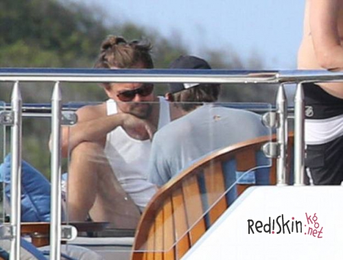 Леонардо Ди Каприо с друзьями отдыхает на яхте Романа Абрамовича