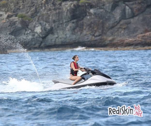 Леонардо Ди Каприо с друзьями отдыхает на яхте Романа Абрамовича