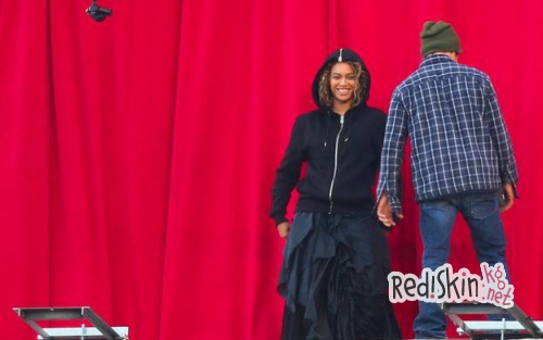 Слухи о беременности Бейонсе все же правда? Певица использует дублера на съемках нового видео