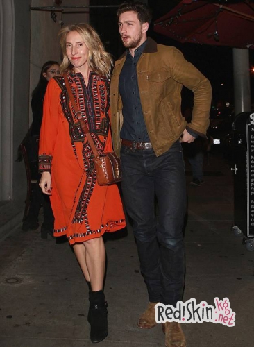 Влюбленные пары знаменитостей, где женщины намного старше своих мужчин