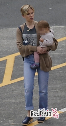 Звездные мамы: Скарлетт Йоханссон с дочкой Роуз Дороти в Новой Зеландии