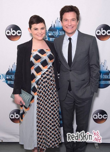 Беременные звезды: Эмили Блант, Джиннифер Гудвин и Энн Хэтэуэй