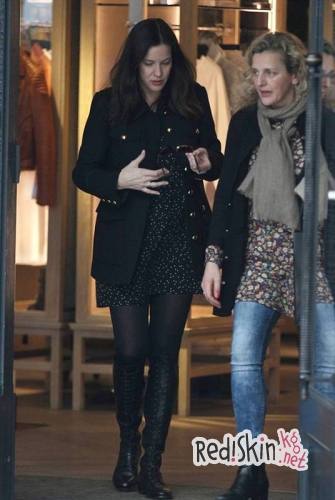 Беременные звезды: Энн Хэтэуэй и Лив Тайлер