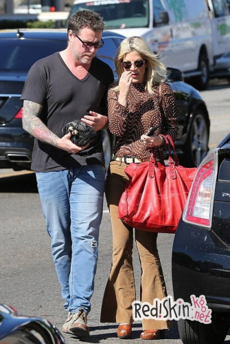 Брак Тори Спеллинг и Дина МакДермонтта крепок как никогда