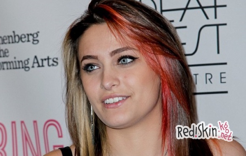 Дочь Майкла Джексона призналась, что посещает встречи анонимных алкоголиков