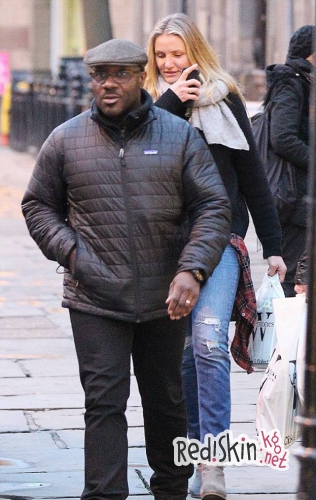 Кэмерон Диаз и Николь Ричи в Манчестере