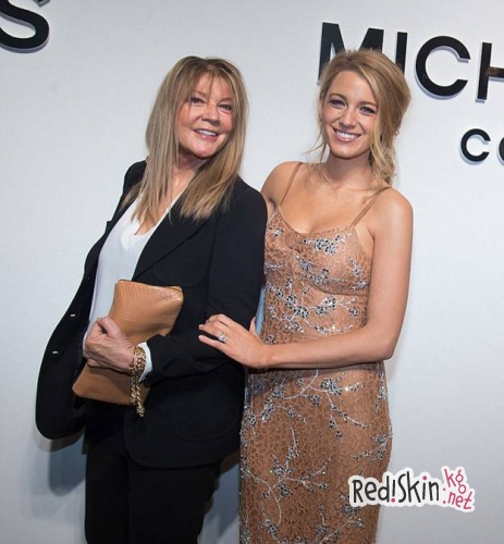 Леонардо Ди Каприо и Блейк Лайвли со своими мамами