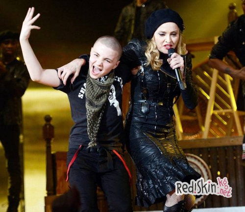 Мадонна считает, что ее бывший муж Гай Ричи промыл мозги их сыну