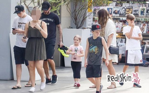 Мама, папа, я - спортивная семья: Бекхэмы всем составом посетили тренажерный зал