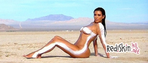 Мерседес Джавид повторила откровенную фотосессию Ким Кардашьян