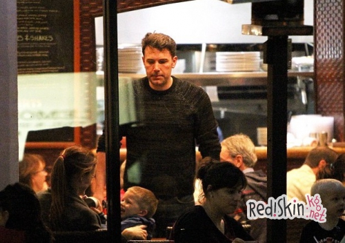 Подавленный Бен Аффлек встретился с Дженнифер Гарнер и детьми, после выхода душераздирающего интервью бывшей жены