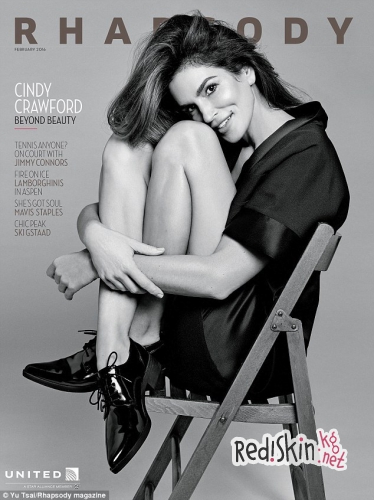 Синди Кроуфорд празднует миллионного подписчика на инстаграм и отказывается уходить на пенсию в 50