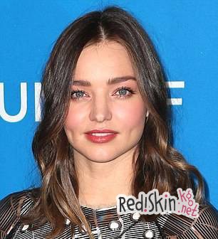 Миранда Керр в Японии дебютирует с новой прической