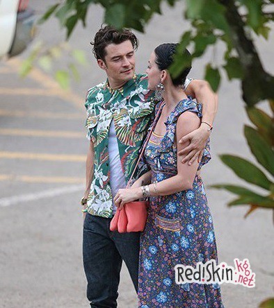 Орландо Блум указал на отсутствие кольца, чтобы прояснить слухи о помолвке с Кэти Перри Орландо Блум указал на отсутствие кольца, чтобы прояснить слухи о помолвке с Кэти Перри