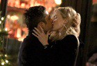 Страстные поцелуи Кейт Уинслет и Энрике Мурсиано