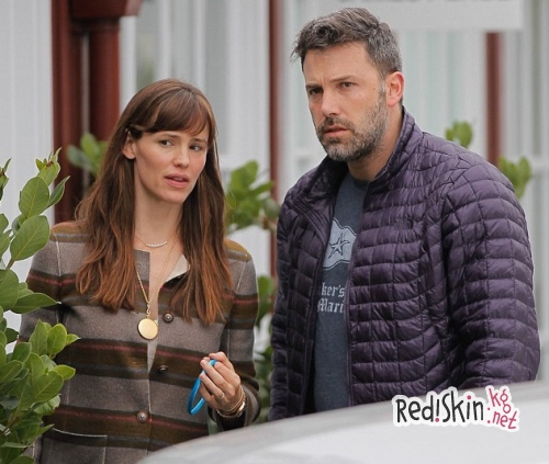 Бен Аффлек дал ответное интервью Дженнифер Гарнер, рассказав о планах на будущее и о том, что скандал может негативно повлиять на его карьеру