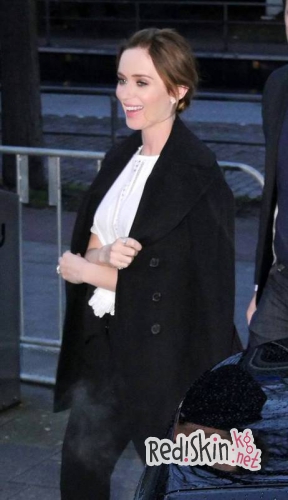 Беременные звезды: Эмили Блант и Бехати Принслу