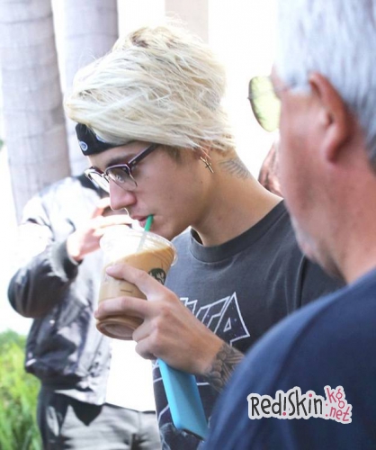 Джастин Бибер заявил, что больше не будет близко общаться с поклонниками, это заставляет его впадать в депрессию