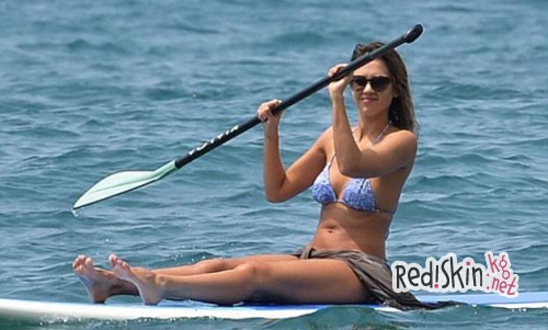 Джессика Альба показала, что и после тридцати лет с двумя детьми можно выглядеть отлично