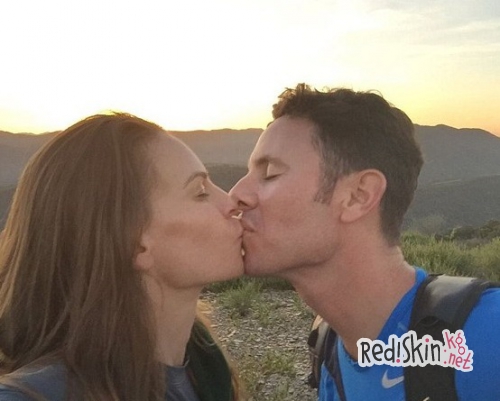 Хилари Суонк объявила о помолвке с Рубеном Торресом