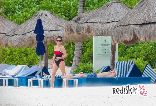 Майкл Дуглас и Кэтрин Зета-Джонс наслаждаются отдыхом в Мексике