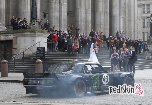 Новый ведущий Top Gear Мэтт ЛеБлан "врезался в свадьбу"