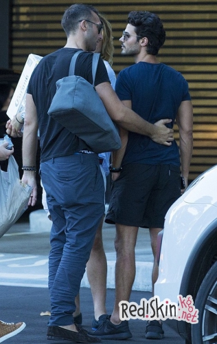 Пятикратный олимпийский чемпион Ян Торп встречается с манекенщиком Райаном Ченнингом