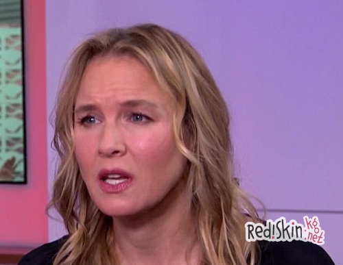 Рене Зеллвегер призналась, что не знает о том, что в сети критикуют ее изменения во внешности, добавив, что это ее не волнует