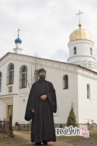 С крестом, веслом и удочкой
