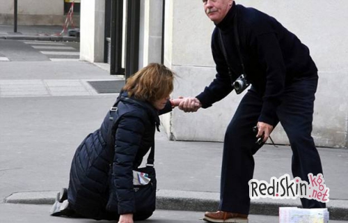 Сигурни Уивер упала в центре Парижа