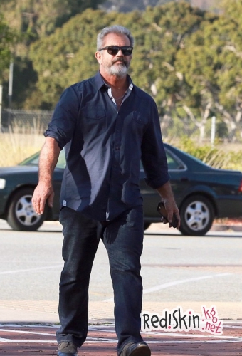 60-летний Мэл Гибсон отдыхает с 25-летней возлюбленной в Малибу