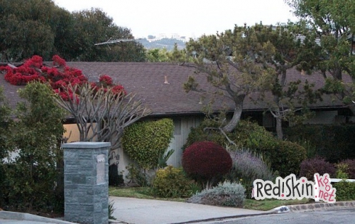 Бен Аффлек переехал из дома, который он делил с Дженнифер Гарнер, в дом по соседству