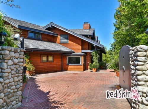 Бен Аффлек переехал из дома, который он делил с Дженнифер Гарнер, в дом по соседству