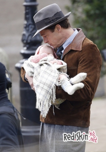 Брэд Питт и Марион Котийяр на съемках драмы "Пять секунд тишины"