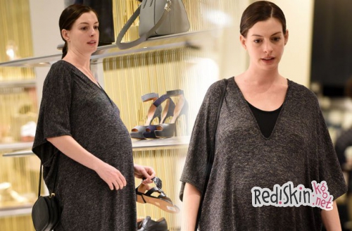 Энн Хэтэуэй родила сына