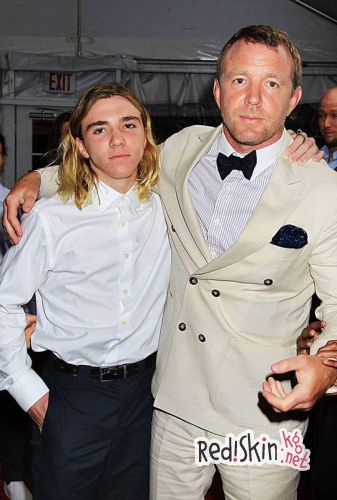 Горькое продолжение битвы за сына Мадонны и Гая Ричи. Рокко Ричи оскорбил мать, назвав ее сукой