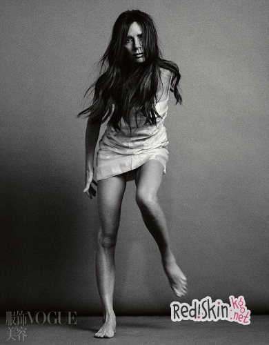 Пош-Спайс, какой вы никогда раньше ее не видели: Виктория Бекхэм в фотосессии для Vogue