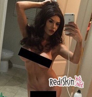 "Вирус Ким Кардашьян": Кортни Стодден и Алеся Кафельникова поделились "голыми селфи"